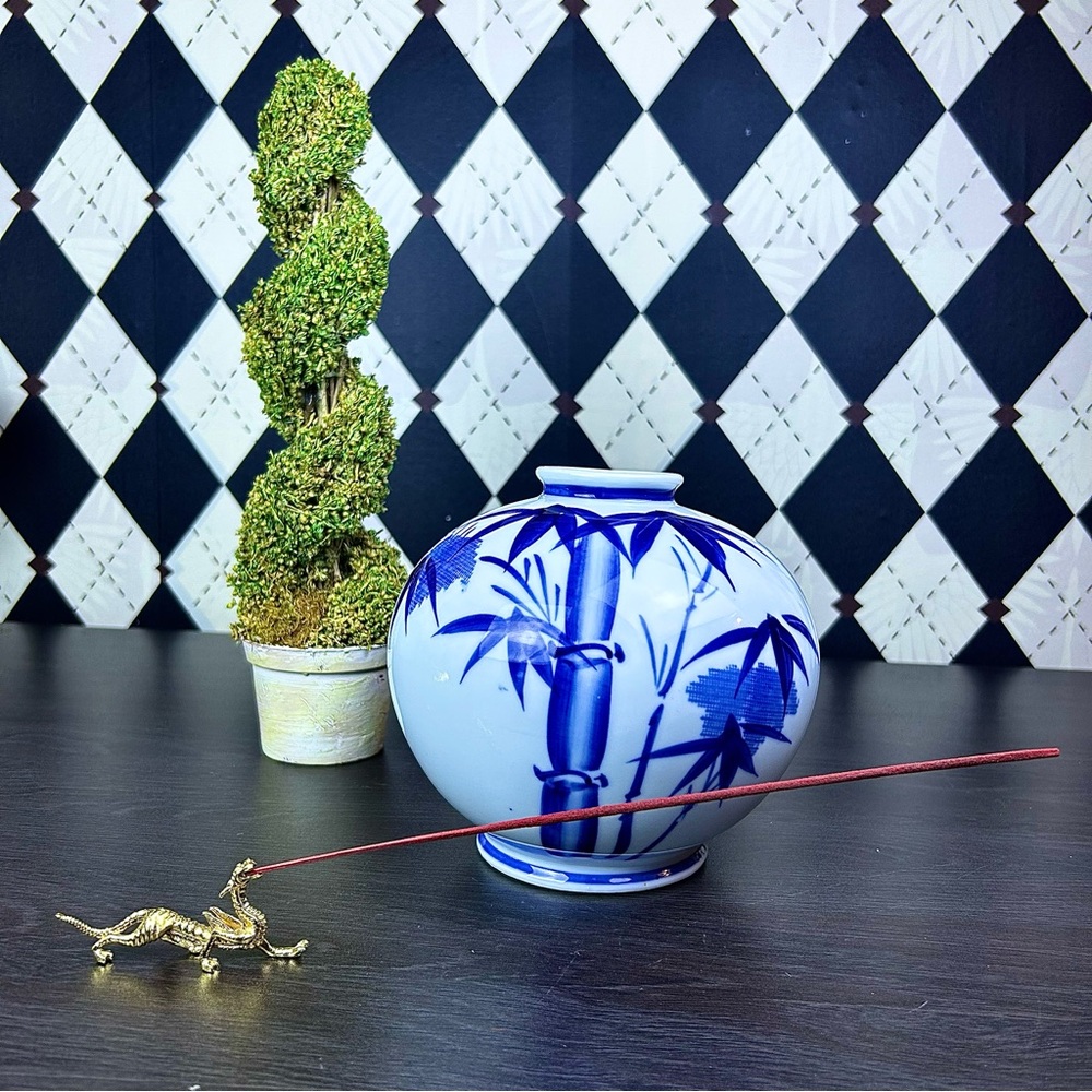 Blue White Porcelain Bamboo Vase Chinoiserie‎ 6.5” Grandmillenial Japan Decor - Picture 7 of 17